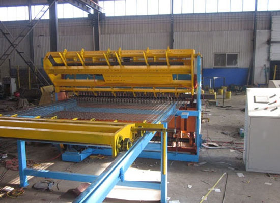 護(hù)欄網(wǎng)排焊機(jī) 護(hù)欄網(wǎng)排焊機(jī)